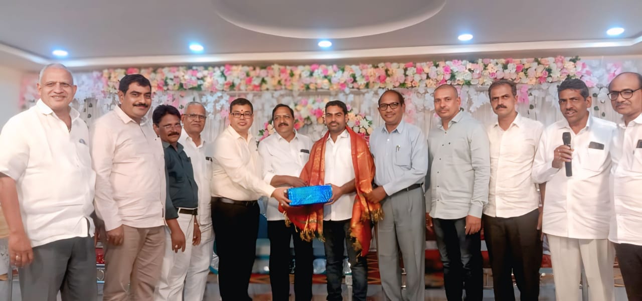 శ్రీ గాయత్రి కళాశాల కరస్పాండెంట్ శివప్రసాద్ కు ఘన సన్మానం..