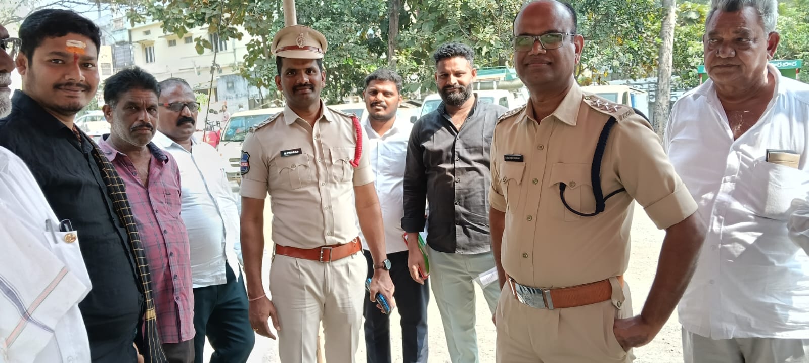 నామినేషన్ కేంద్రాలను పరిశీలించిన  డి ఎస్ పి